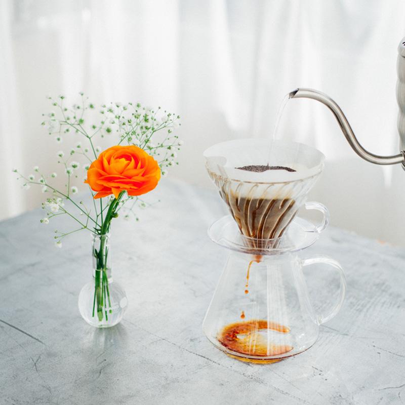 コーヒードリッパー 耐熱ガラス コーヒーサーバー おしゃれ 円錐型 円錐形 コーヒードリップセット コーヒーメーカー HARIO ハリオ V60 Glass Brewing Kit |  | 01
