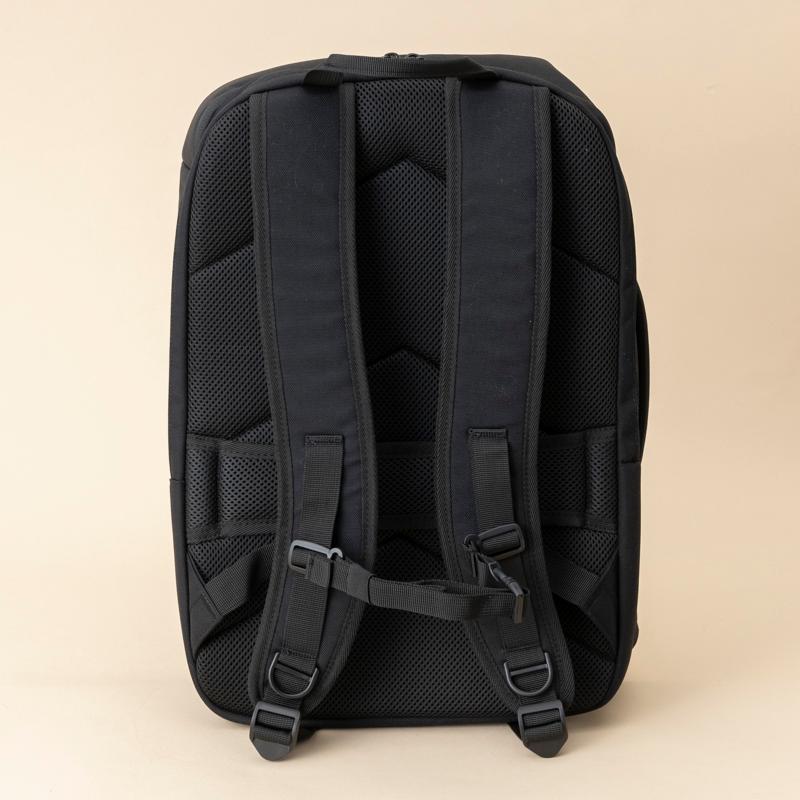 デイパック・バックパック コールマン(Coleman) アウトビズ トラベル バックパック(OUTBIZ TRAVEL BACKPACK) 約26L ブラック