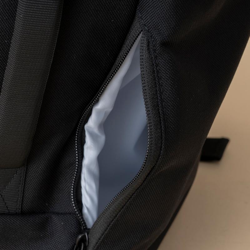 デイパック・バックパック コールマン(Coleman) アウトビズ トラベル バックパック(OUTBIZ TRAVEL BACKPACK) 約26L ブラック