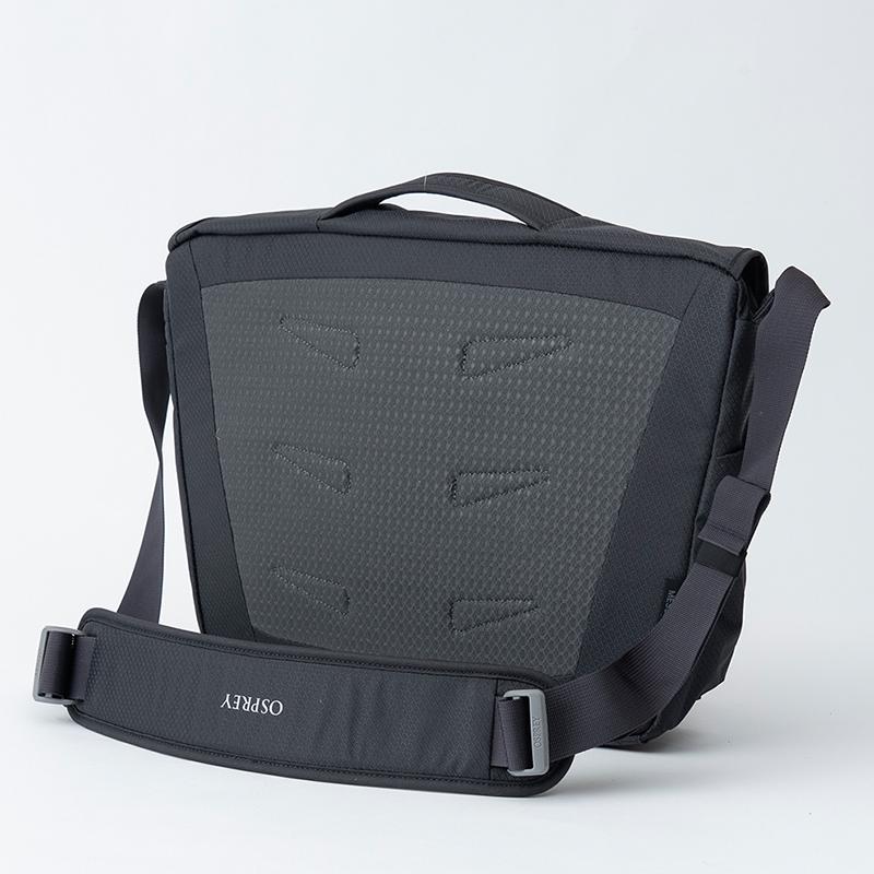 OSPREY Daylite Messenger 12L Black : ナチュラム アウトドア専門店