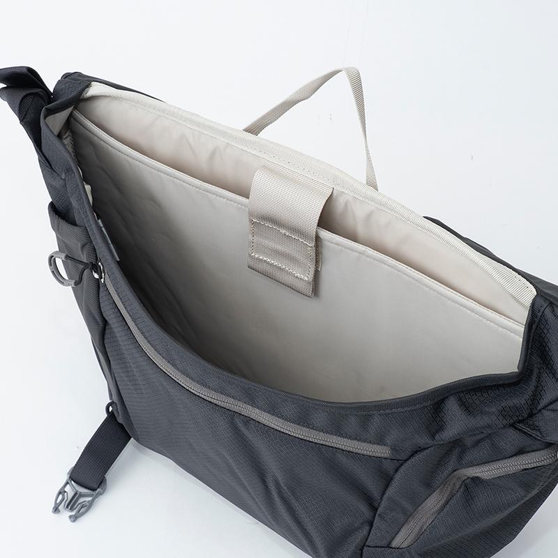 OSPREY Daylite Messenger 12L Black : ナチュラム アウトドア専門店