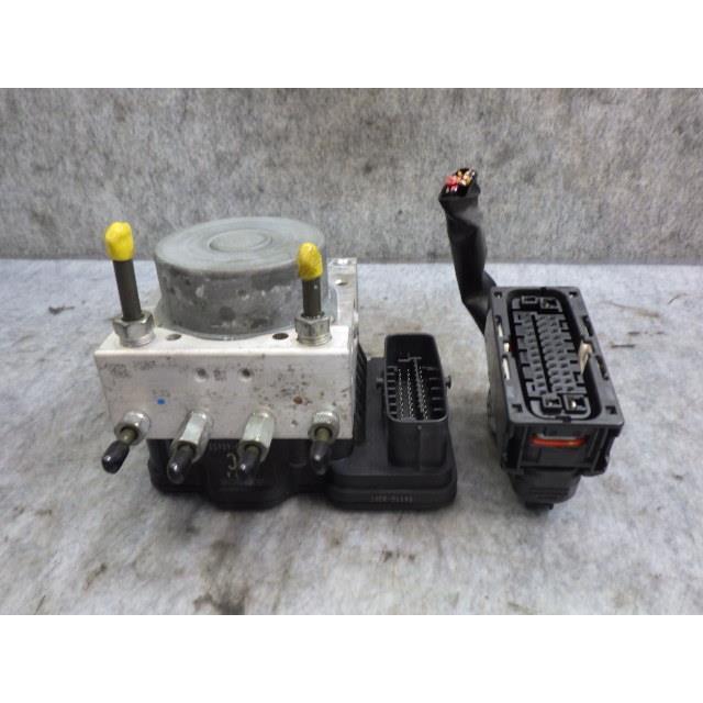 ラパン DBA-HE33S ABSアクチュエーター 116040-40453 56130-80PS4【同