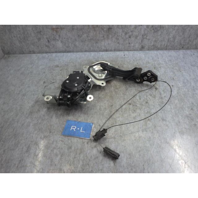 スズキ MK53Sスペーシア新品パワースライドモータ左右セット スペーシア DAA-MK53S 右パワースライドドアモーター R06AT ZVR 84101