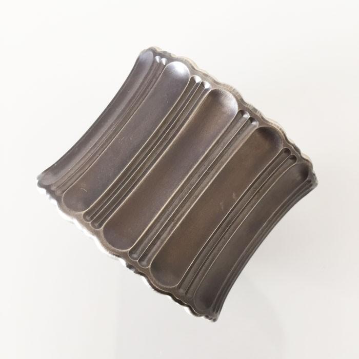 マリア サモラ シルバー ワイド バングル MARIA SAMORA STERLING SILVER TWO INCH VICTORIAN CUFF BANGLE/OXIDIZEDの画像