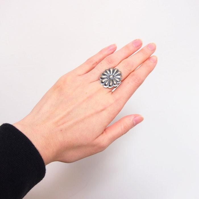 ナバホ オールドスタイル コンチョ シルバー リング インディアンジュエリー ナバホ オールドスタイル コンチョ シルバー リング