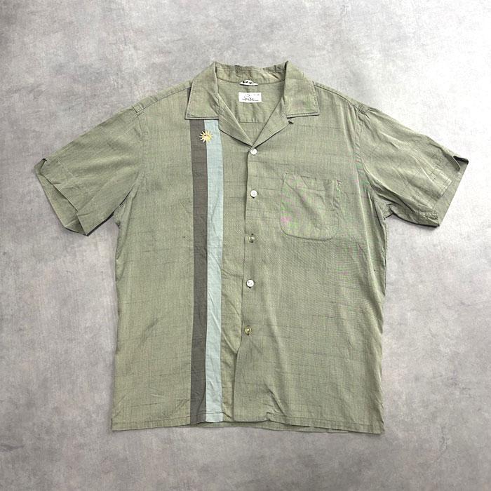 Kenneth Cole Open Collar Short Sleeve Box Shirt, Men's Size L (approx.) silk Khaki type sage green Vintage Second Hand