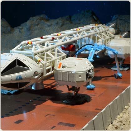 【クーポン】 スペース1999-セット8衝突コース-ダイカストイーグルトランスポーター 【GM2650881794】(95022円)