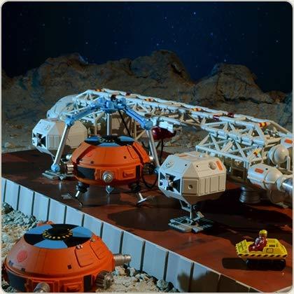 【クーポン】 スペース1999-セット8衝突コース-ダイカストイーグルトランスポーター 【GM2650881794】(95022円)