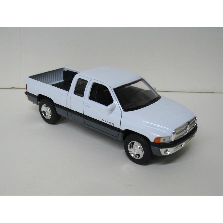 アーテル　1995 ダッジ　ラム　2500 slt 1/18 Ertl American Muscle 1995 Dodge Ram 2500 SLT 1:18 Scale Diecast