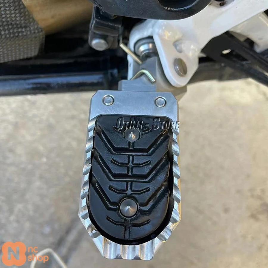 並行輸入品】 新型バイク用調整可能ペダル フットペグ BMW R1200GS
