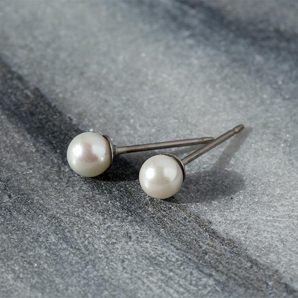 ピアス 金属アレルギー対応 セカンドピアス 誕生日 プレゼント チタン キャッチ 本パール[両耳販売] |  | 03