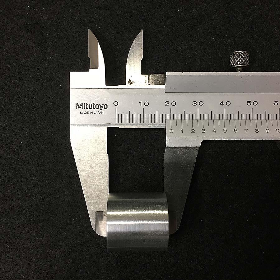 アルミ M8 ネジ付 スペーサー 外径20mm x 長さ20mm 1個入