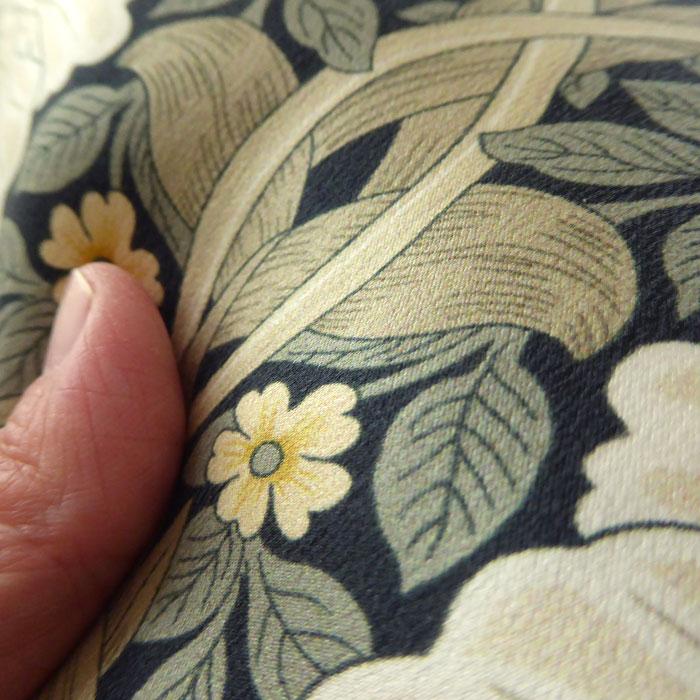 新品＊日本製＊手引き真綿（絹、シルク）＊高級真綿肌掛布団＊０，５キロＳＧ 楽天市場】日本製 京都丹後手引き 真綿肌掛けふとん 150×210cm