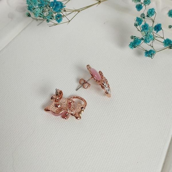 ☆猫ちゃんがオシャレ！大人キュートピアス☆ 猫デザインのピアスが