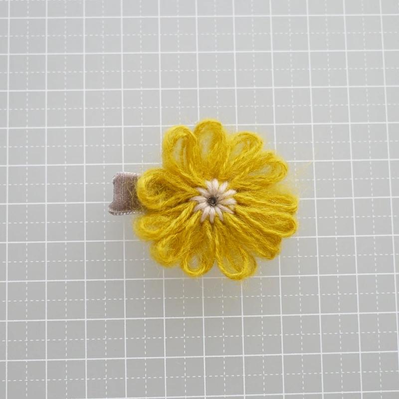 犬 ヘアピン イヌ ふわふわ毛糸フラワーのベビーヘアクリップ ドッグ