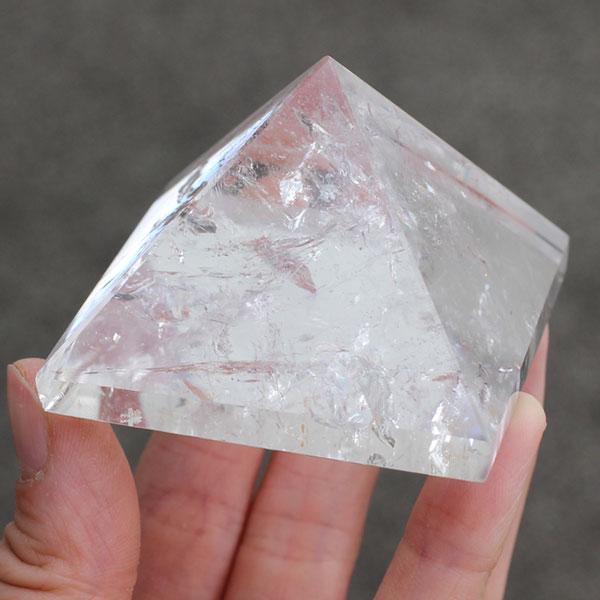 水晶 ピラミッド 約160グラム | 数珠 パワーストーン はな花