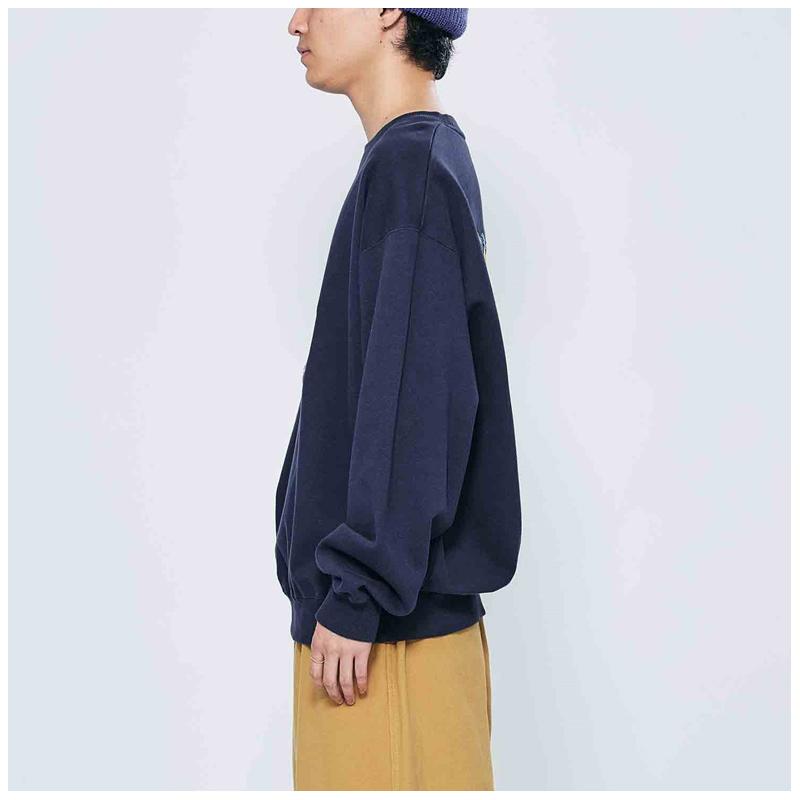 XLARGE 【並行輸入】エクストララージ BURNING MONSTER CREWNECK