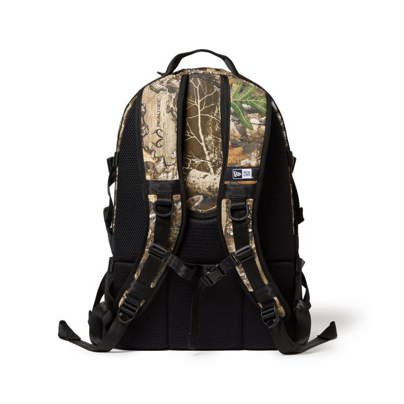 ニューエラ キャリアパック　NEWERA オリーブ　リュック キャリアパック 35L ライトウェイト プリントロゴ オリーブ