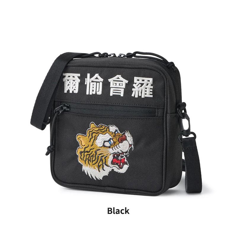 ポシェット〈NEW ERA® × familiar〉 完売品 最安値 NEW ERA（ニューエラ） 山本寛斎 コラボ ショルダーバッグ スクエア