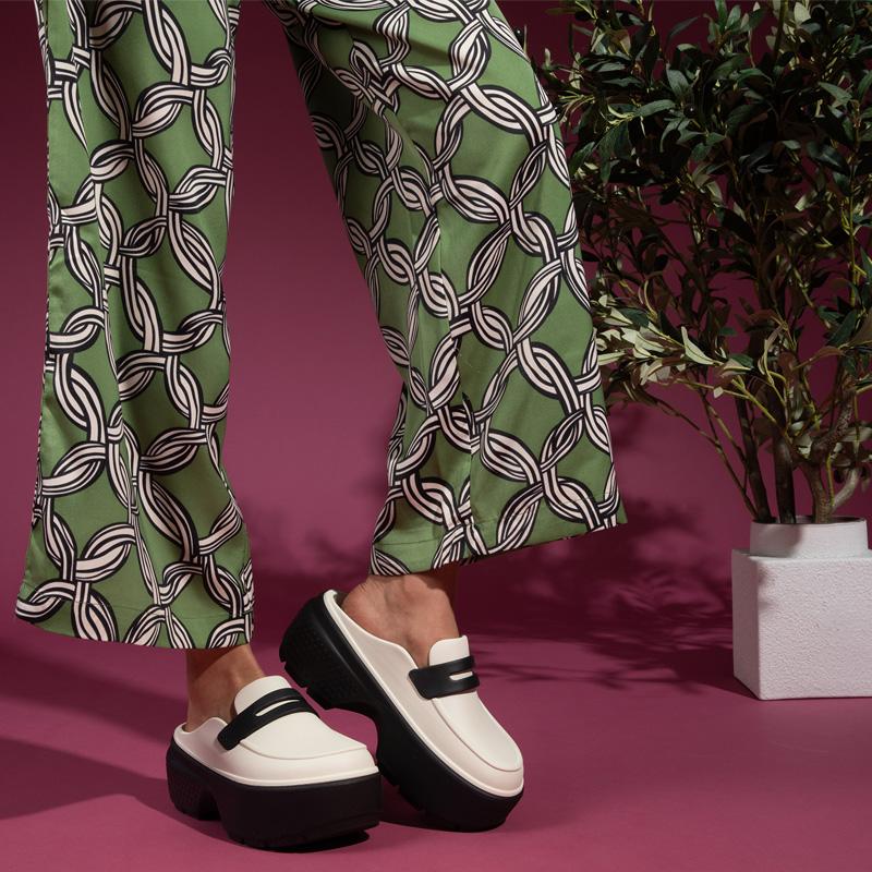 crocs クロックス サンダル CROCS ストンプ ローファー stomp