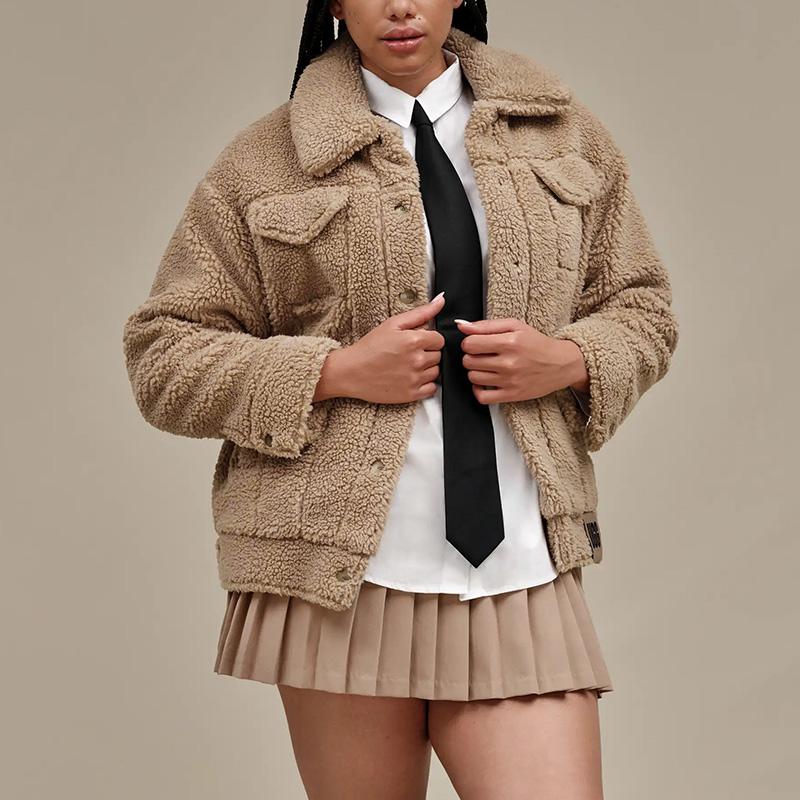 ぴ*え様 ✨美品✨UGG アグ　モコモコアウター　パファージャケット ハイパイル 可愛いバイカラー《UGG》Mykah UGGbraid パファージャケット (UGG