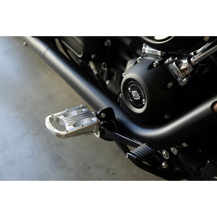 ＰＵＮＩＳＨＥＲ　ＸＬ　フットペグ　Ｍ８ソフテイル　フロント　ポリッシュ | Harley Davidson | 01