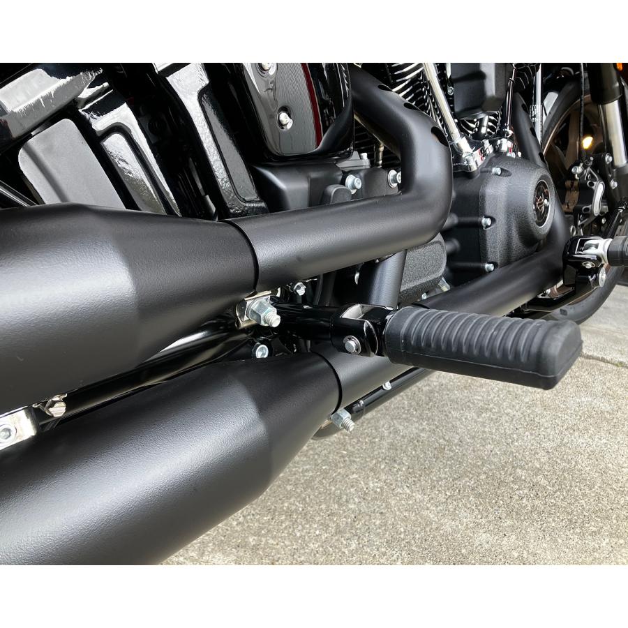 M8ソフテイル用 パッセンジャーフットペグマウントキット クローム 