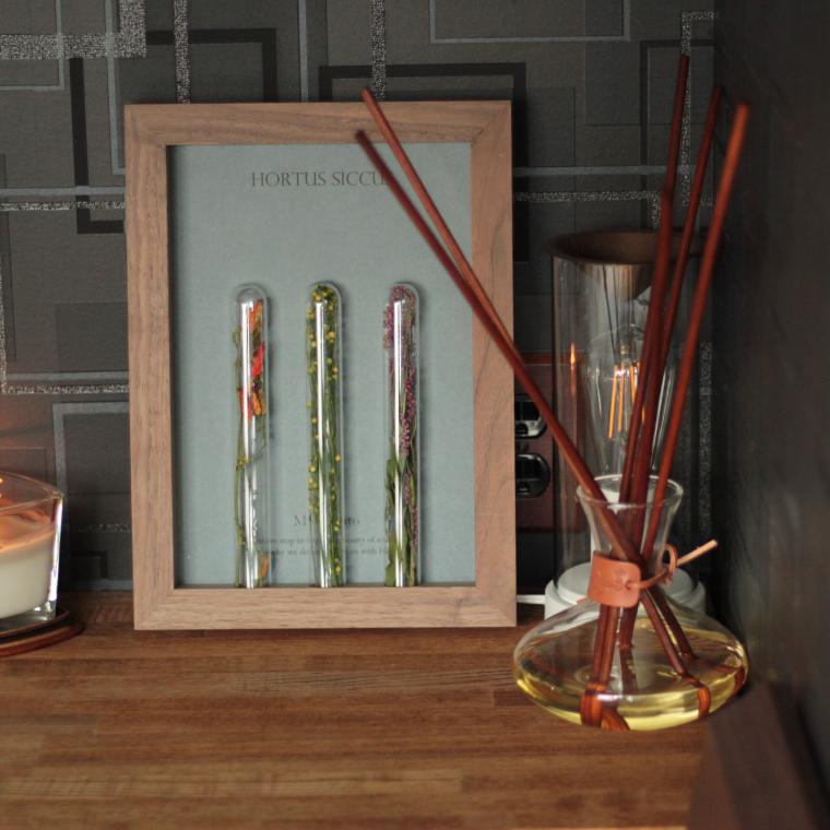 エドワード 壺とドライフラワー  額縁 インテリア アート Francfranc ポスター ドライフラワー アートボード ブルー