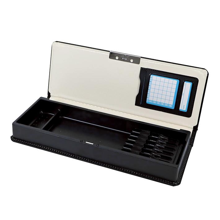 【値下げ】未使用に近い・クツワ・はねカル筆入クラリーノ片開き 筆箱・黒 Amazon | クツワ クラリーノ 筆箱 はねカル 筆入れ 2ドア