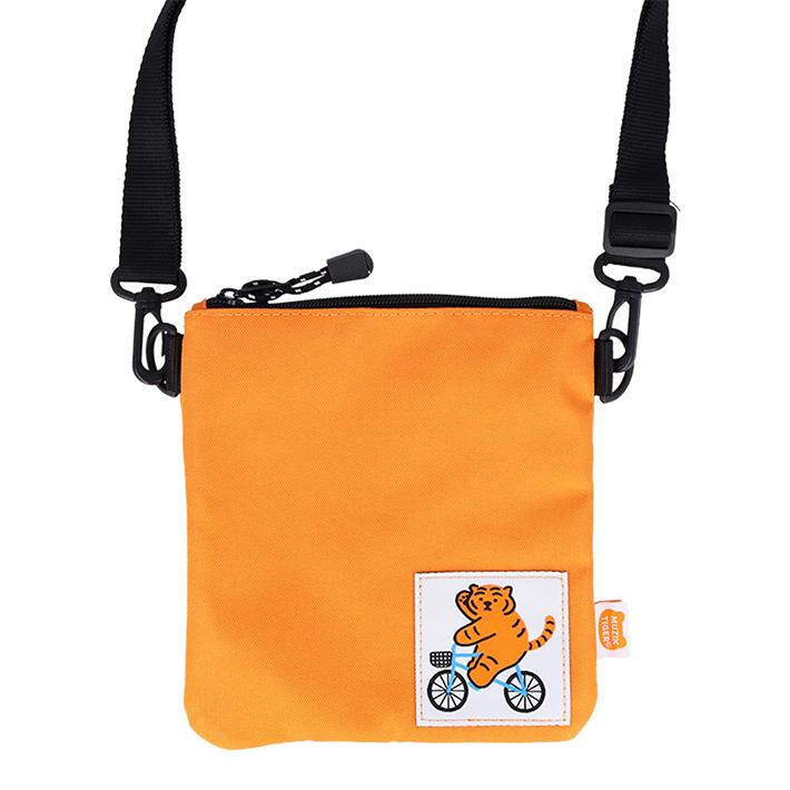 和楽器バンド FC企画宝くじ当選品 メンバー着用衣装生地使用 サコッシュ BLAZER CLUB[ブレザークラブ]本革製スマートサコッシュ (旅行