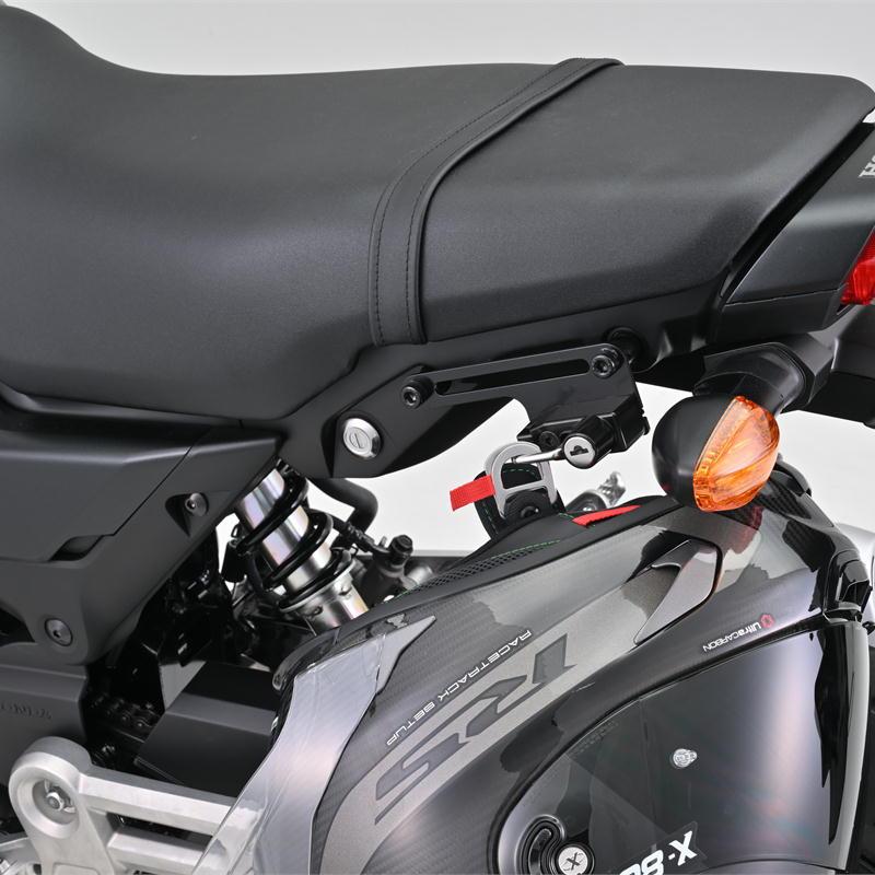 DAYTONA（デイトナ） ヘルメットホルダー ブラック GROM '21〜'24