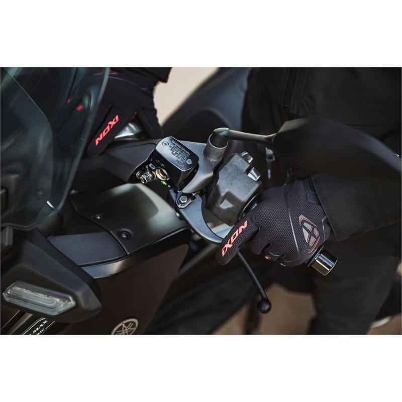 イロン直筆サイン入り2Lサイズ写真…Yiren…エバーグロー…5 イリィ直筆サイン入り2Lサイズ写真…iri…シンガーソングライター