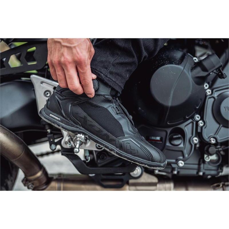 IXON イクソン iXON BULL 2 AIR シューズ BLACK サイズ43 IXON イクソン iXON BULL 2 AIR シューズ BLACK サイズ43