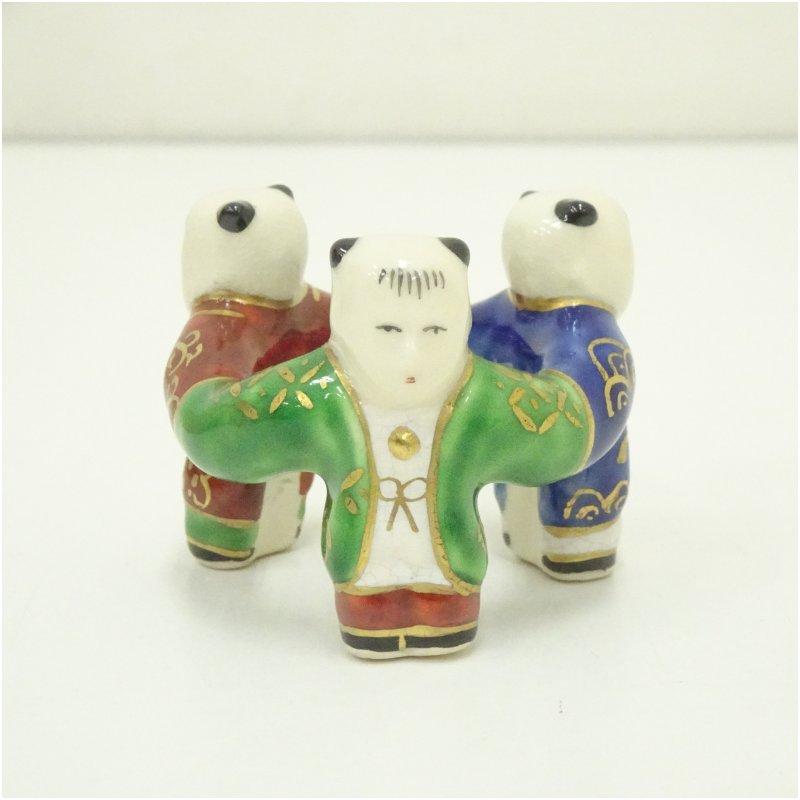 B255s 「色絵三つ人形 蓋置」橋本城岳造　共箱　京焼　唐子　茶道具 B255s 「色絵三つ人形 蓋置」橋本城岳造 共箱 京焼 唐子 茶道具 B255s