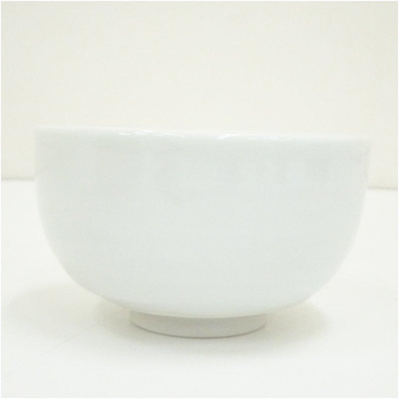 出石焼 白磁 茶碗 菊彫 共箱 出石焼 永澤永山造 白磁菊彫茶碗（共箱） : 茶道具と掛軸のショップ