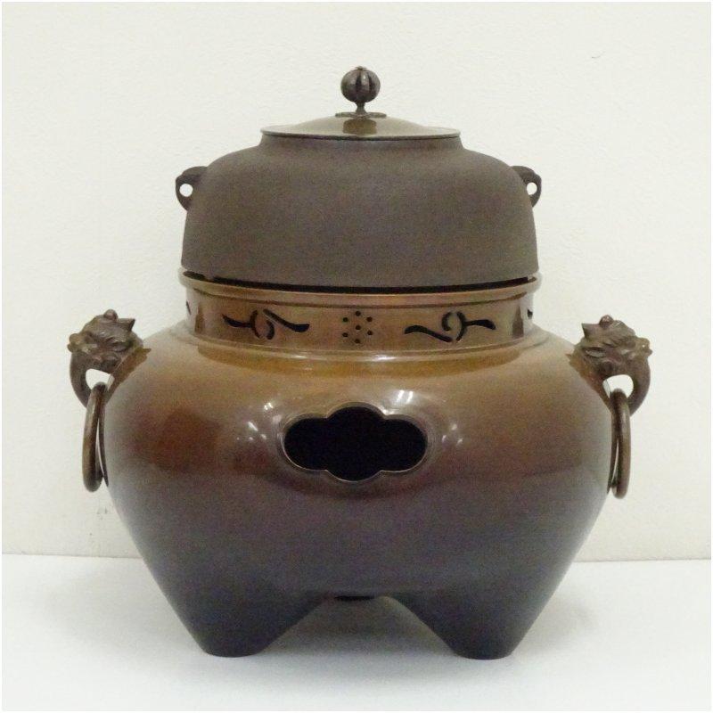 茶道具 唐銅『朝鮮風炉』釜師【畠 春斎】鋳師【金森 紹栄】　風炉釜　切合釜 畠春斎・金森寛斎合作 唐銅鬼面風炉・釜添（共箱） : 茶道具と掛軸の