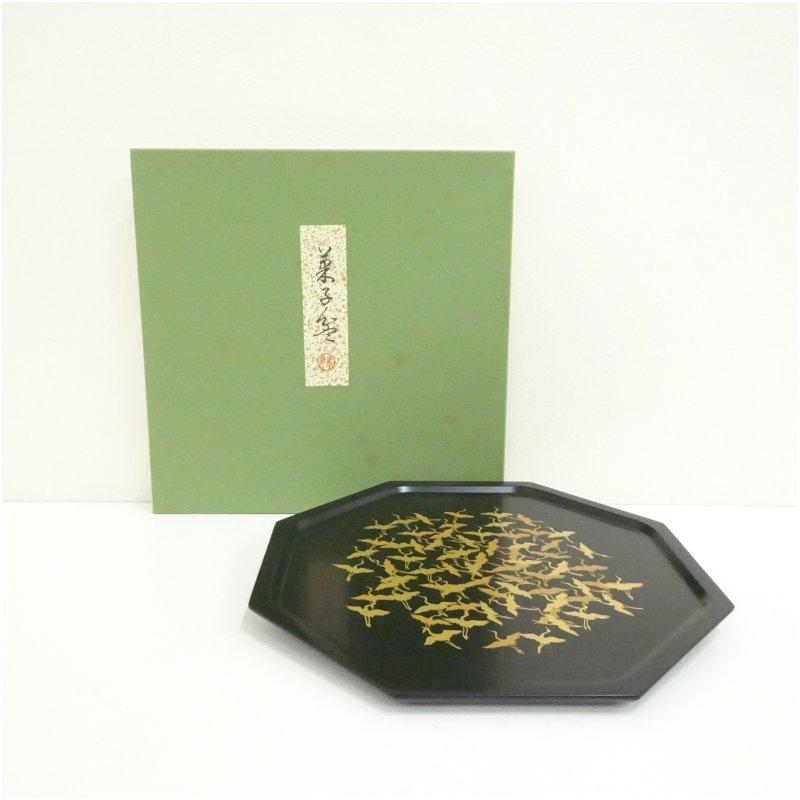 象彦造 群鶴蒔絵八角菓子盆（紙箱） : 茶道具と掛軸のショップつなぐ