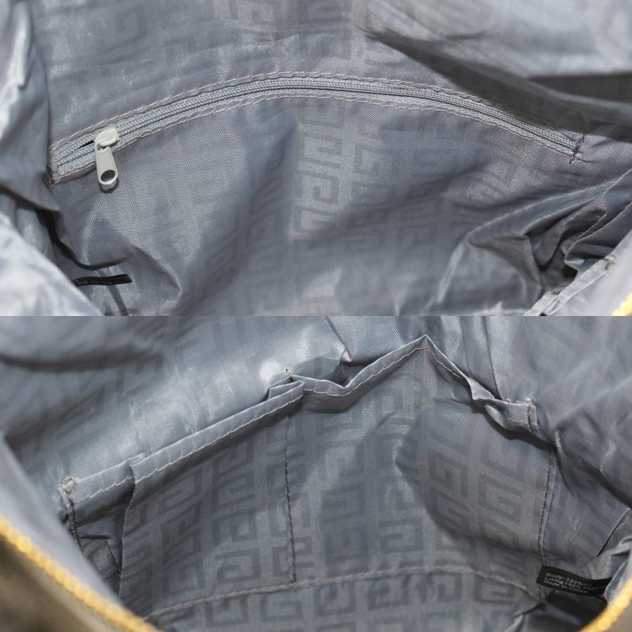 GIVENCHY ジバンシィ　ショルダーバッグ　タッセル　グレー GIVENCHY ジバンシィ ショルダーバッグ PVC フリンジタッセル