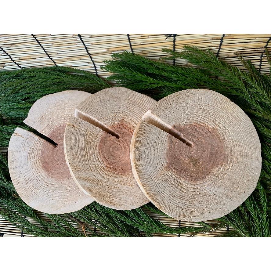 丹波杉 輪切り 直径17〜20cm 厚さ3cm 皮剥ぎ 3枚セット 材料、資材