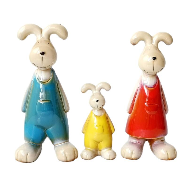 置物 にっこり笑顔のウサギさんファミリー 左右に曲がった耳 大きな足 立ち姿 陶器製 3体セット Och0503c059 ノイシュタットyahoo 店 通販 Yahoo ショッピング