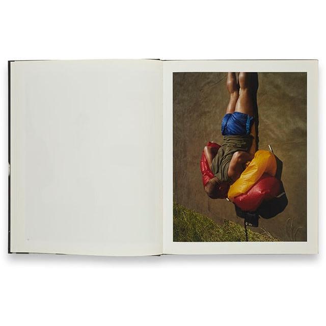 Collier Schorr: Blumenの画像