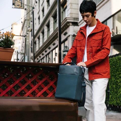 【美品】Incase A.R.C. Tech Tote 2WAYトートバッグ エーアールシーテックトート(A.R.C. Tech Tote) -灰色(グレイ
