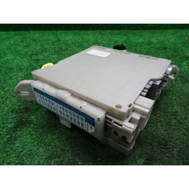 特価SALE レクサス LS600h・UVF45 後期 H27年式・ヒューズボックス