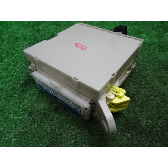 特価SALE レクサス LS600h・UVF45 後期 H27年式・ヒューズボックス