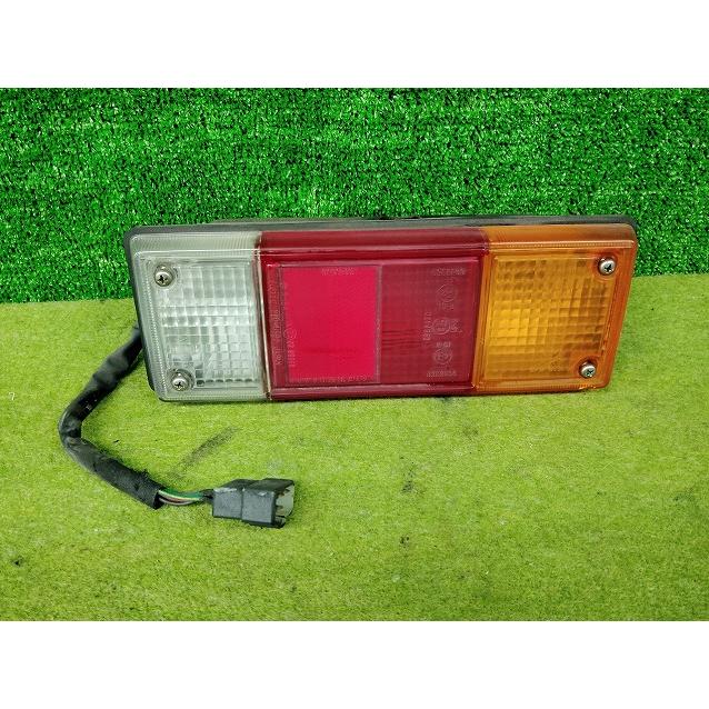☆マツダ ボンゴトラック・SK82T H19年式・右テールライト・KOITO 220