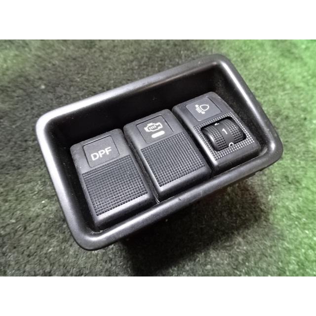 今だけ送料無料 マツダ ボンゴ バン Gl Skf2v Dpfスイッチ エンジンウォーマースイッチ ヘッドランプレベルスイッチ レベライザー Z 031 セカンドパーツストア2号店 通販 Yahoo ショッピング