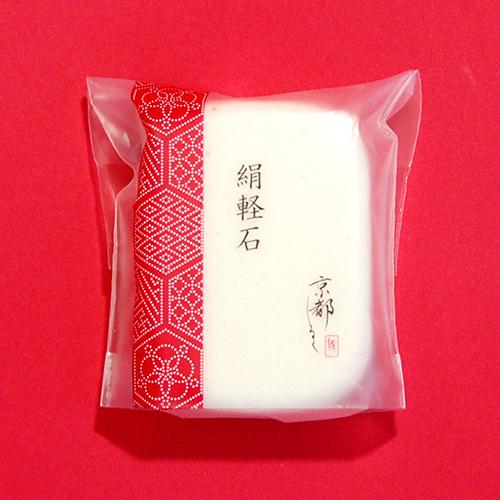 軽石 京都しるく 絹軽石 かかと 角質ケア かかとつるつる かかとキレイ ギフト 乾燥肌  ボディケア 絹 シルク 爆買 |  | 01