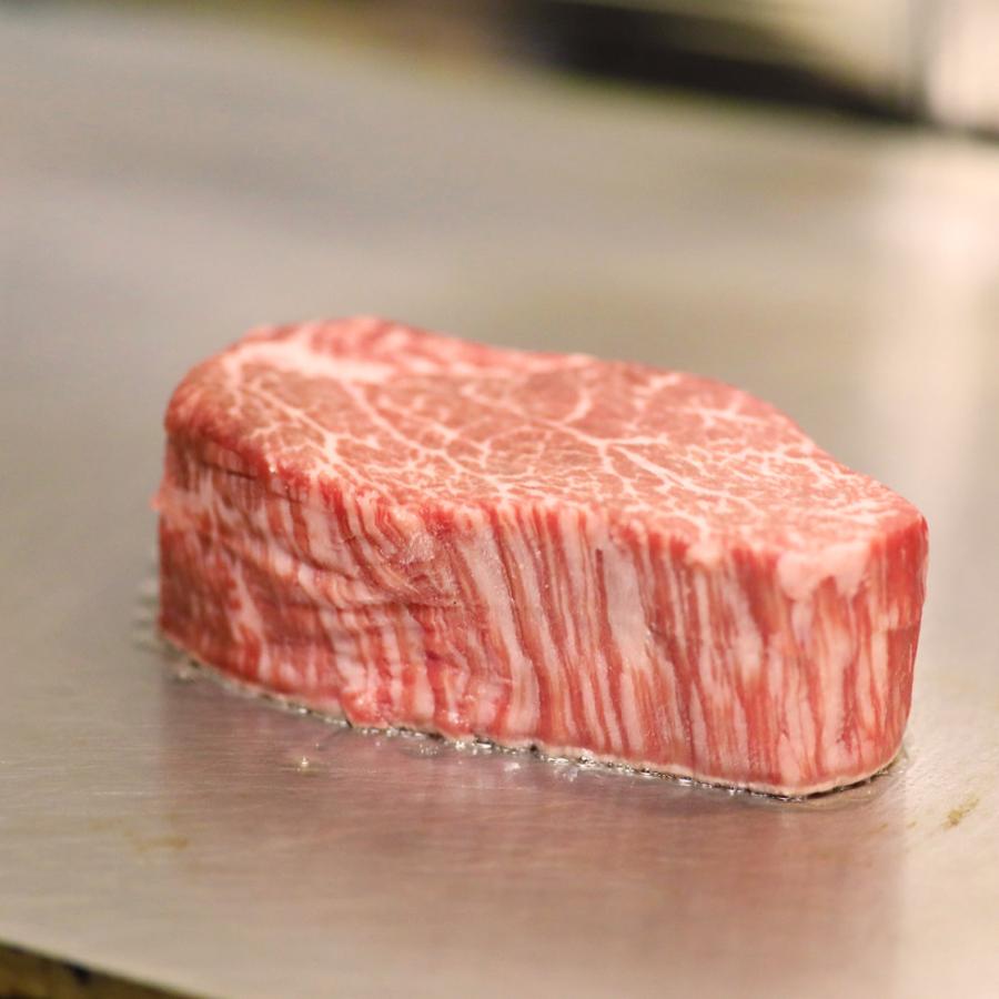 神戸牛 ステーキ ギフト シャトーブリアン 150g×2枚(300g) 牛肉 厚切りヒレ ヘレ 内祝い 高級 |  | 02