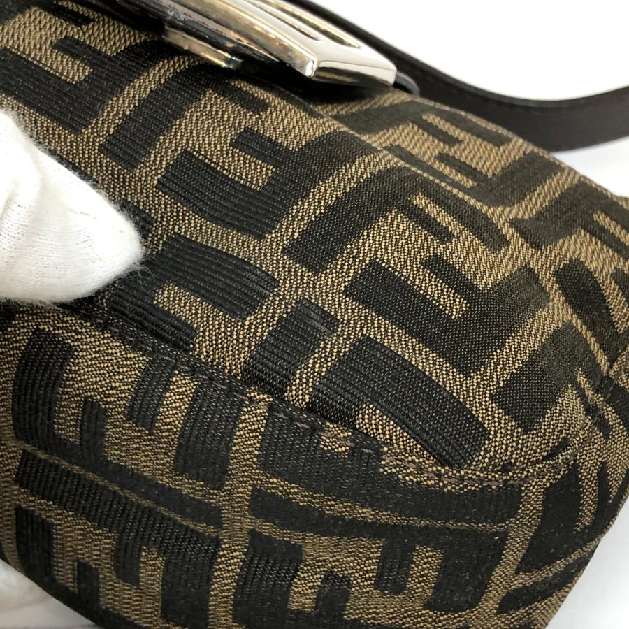 極美品 FENDI フェンディ アクセサリーポーチ ミニハンドバッグ 極美品 FENDI フェンディ アクセサリーポーチ ミニハンドバッグ