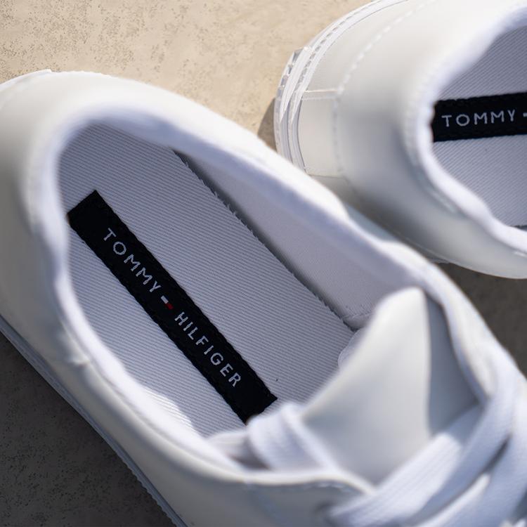 TOMMY HILFIGER トミーヒルフィガー LUSTER ホワイトの画像